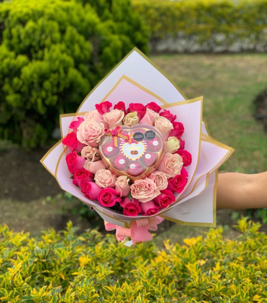 2026/09/1000319227.jpg Bouquet chocolate ♥️ Rosas pink.