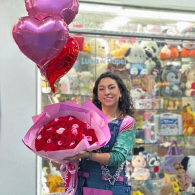 Bouquet 75 rosas rojas y rosadas 3 globos en helio 18"