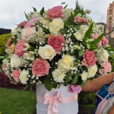 Arreglo Floral Rosas y Claveles