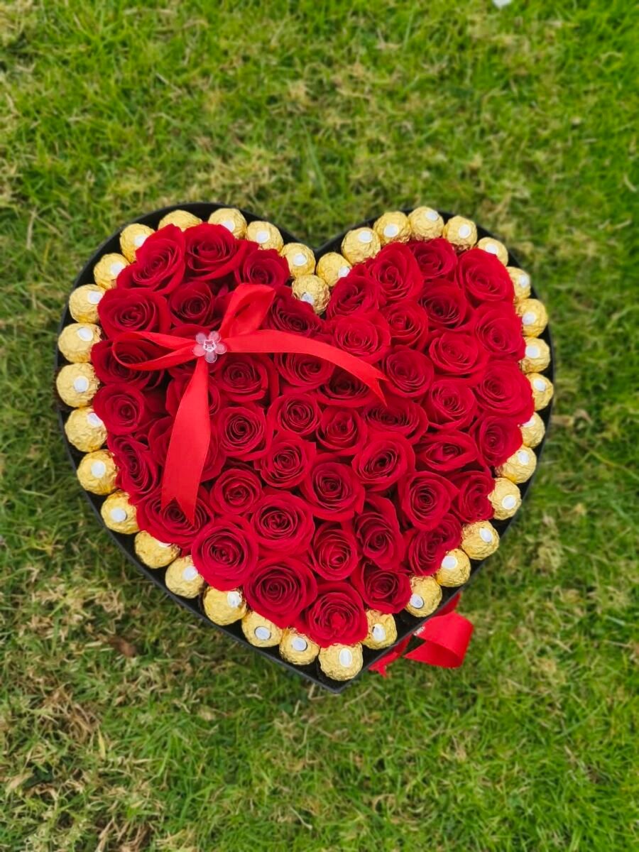 Corazon 60 rosas 36 ferrero.
