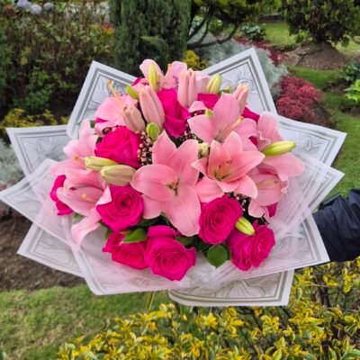 Bouquet 6 lirios 24 rosas
