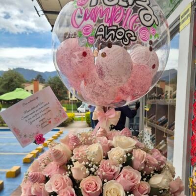 2026/10/1001554648-scaled.jpg 75 Rosas, 10 fresas, globo burbuja